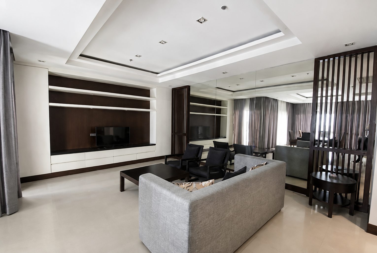 Royal Residence Park: Living room