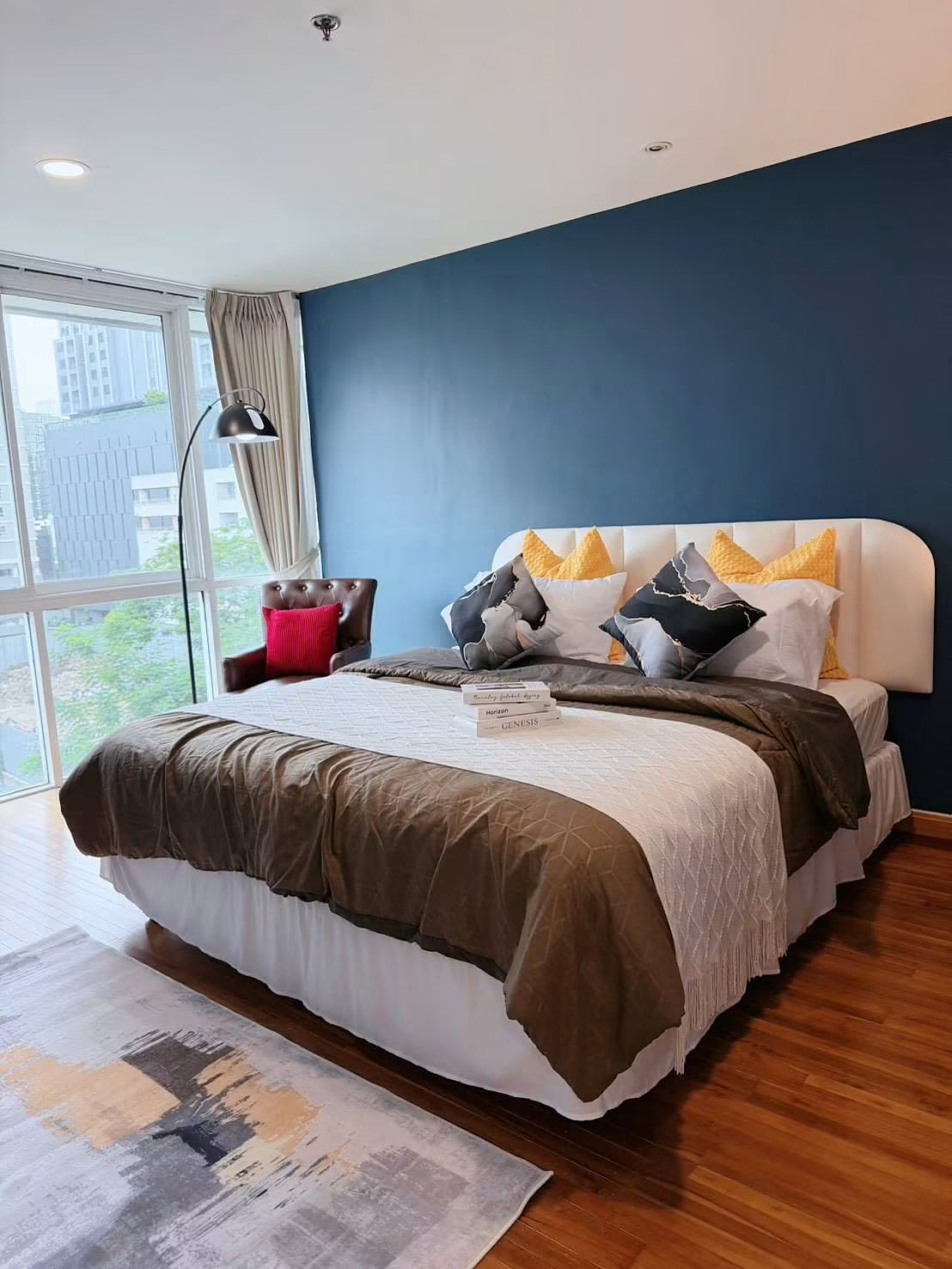 Serene Place Sukhumvit 24: Master bedroom