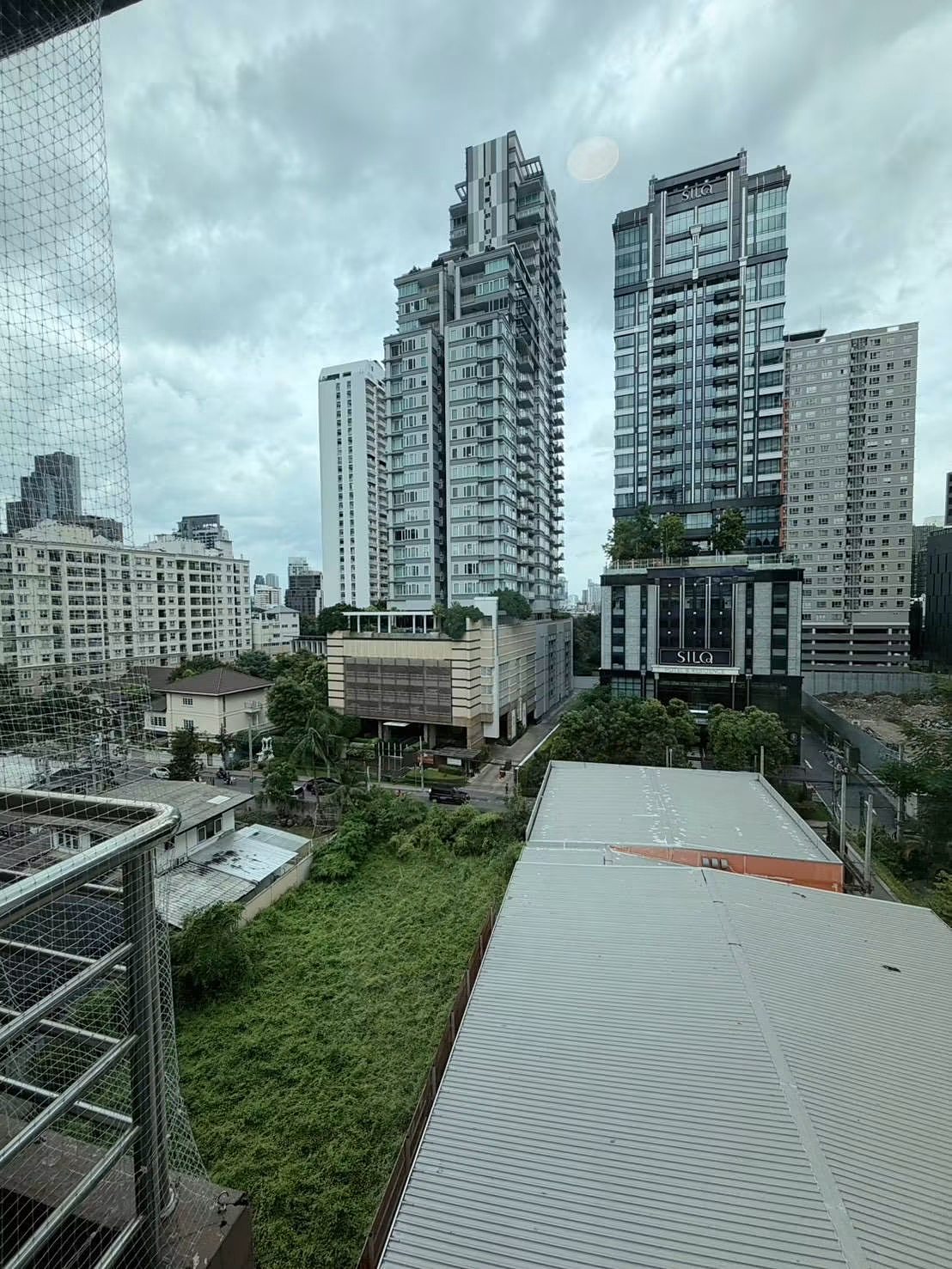 Serene Place Sukhumvit 24: City view from unit