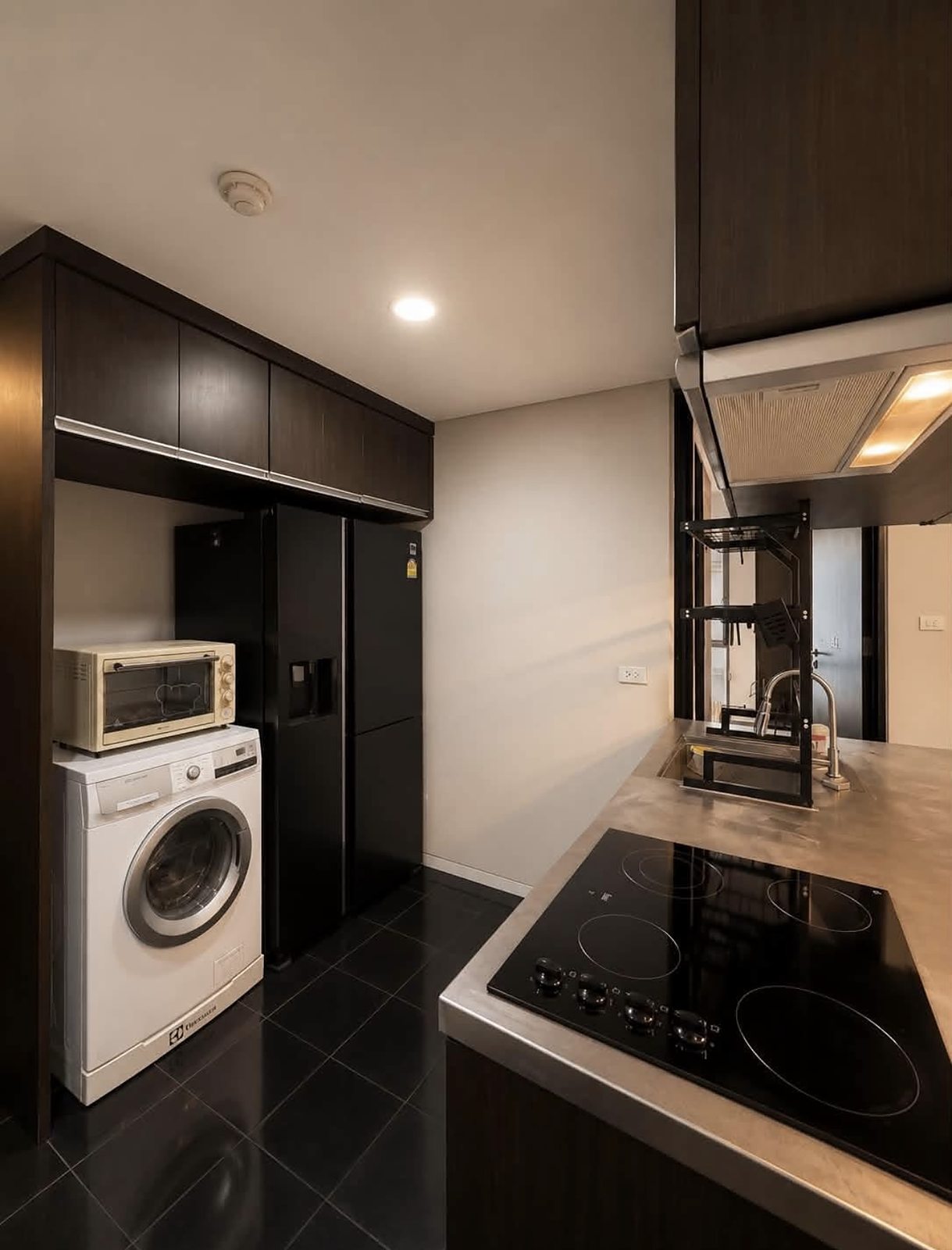 Siamese Gioia: Kitchen