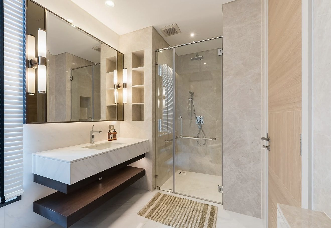 Sindhorn Residence: Bathroom