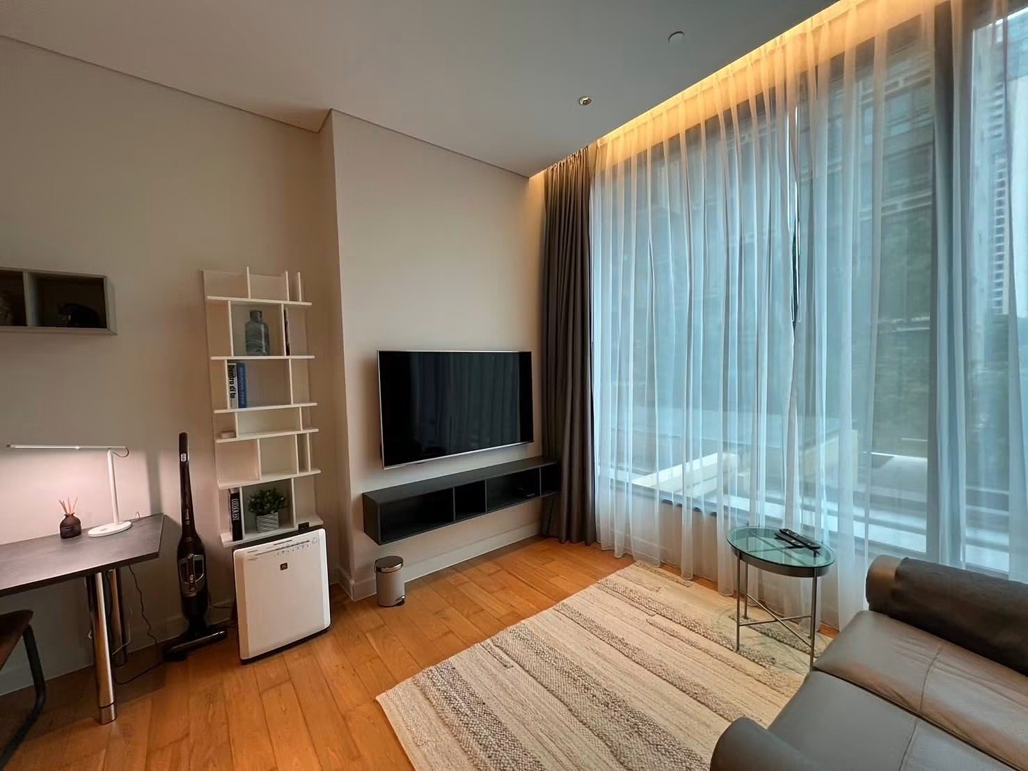 Sindhorn Residence: Living area