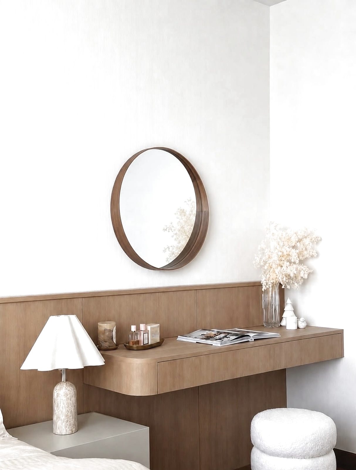 Supalai Oriental Sukhumvit 39: Vanity console