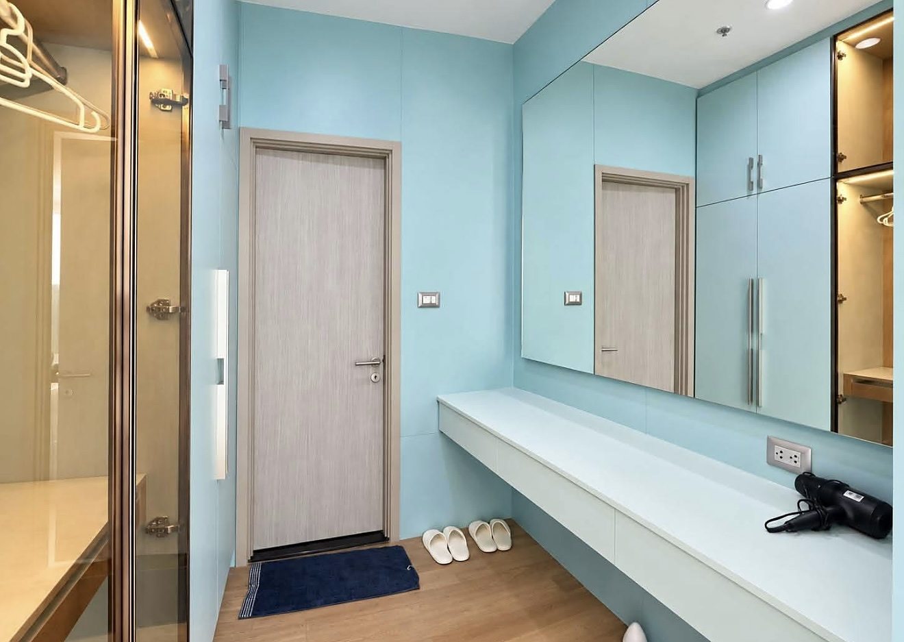 Supalai Oriental Sukhumvit 39: Dressing area