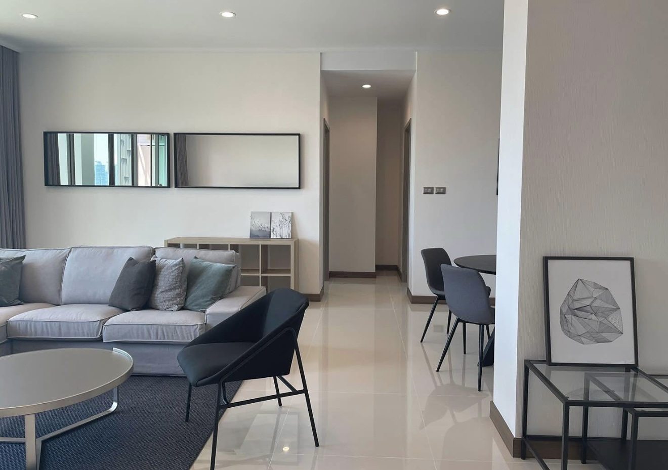 Supalai Oriental Sukhumvit 39: Living and dining area