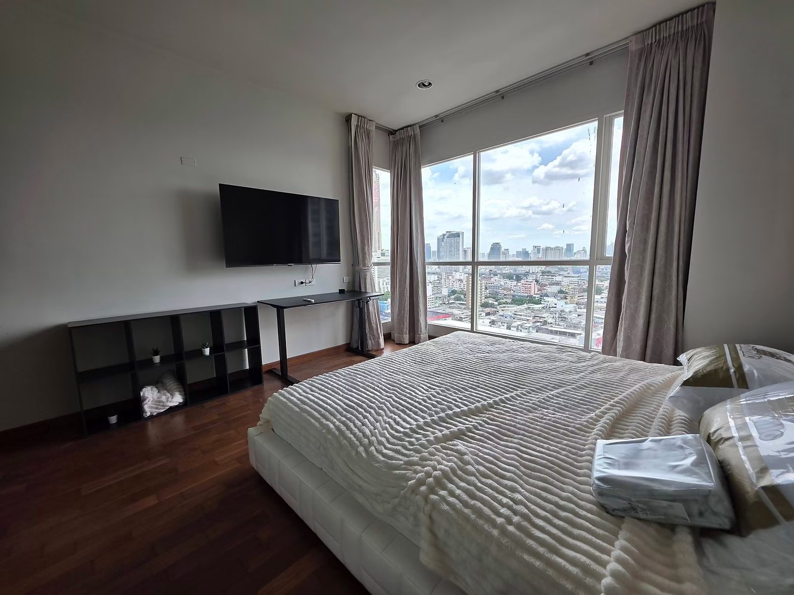 The Address Chidlom: Bedroom