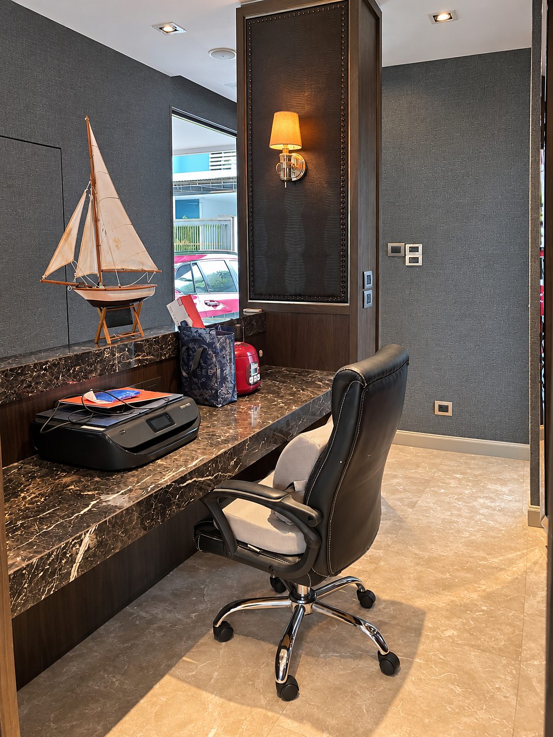 The Ava Residence 77: Home office