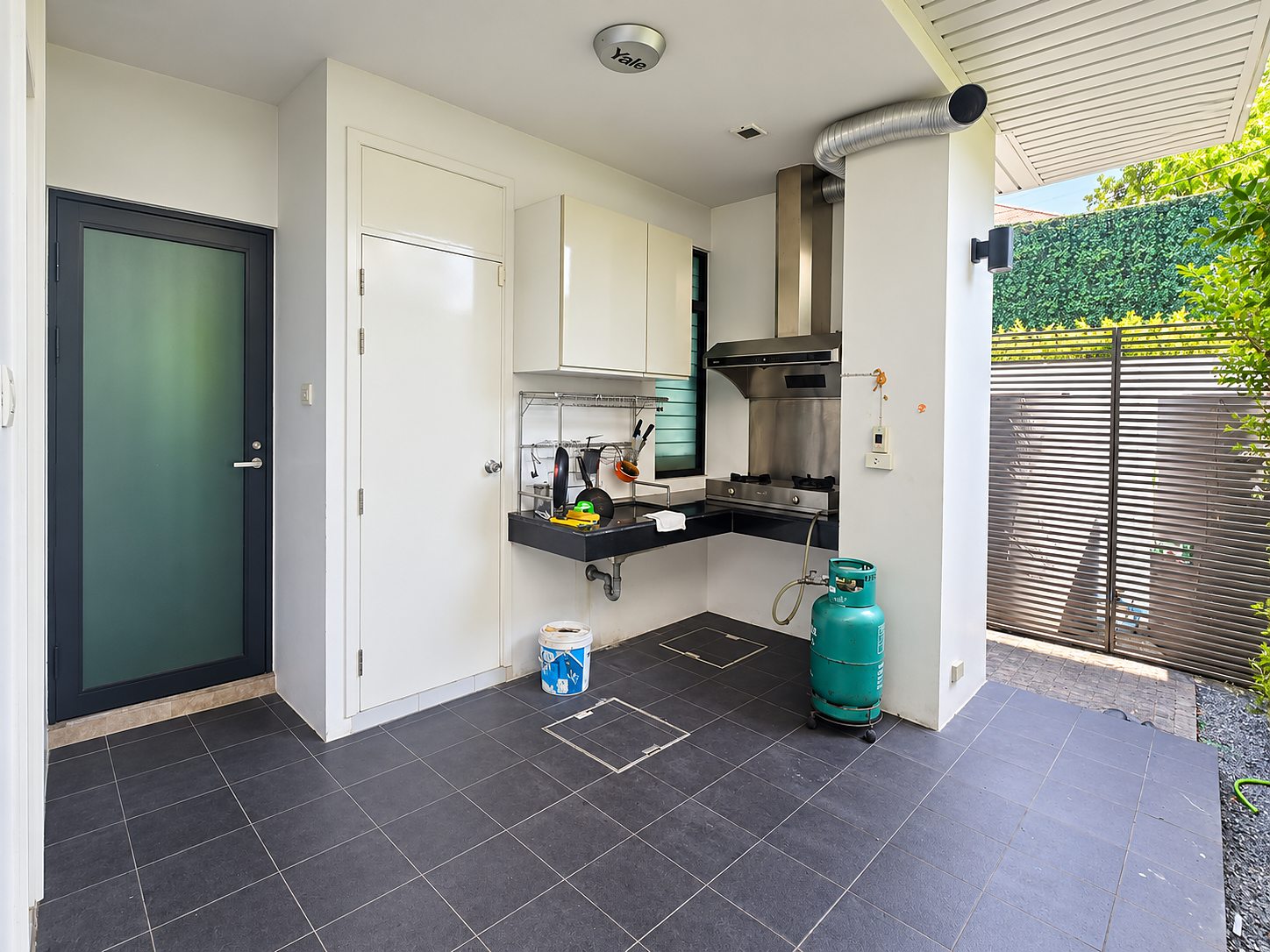 The Ava Residence 77: Outdoor kitchen
