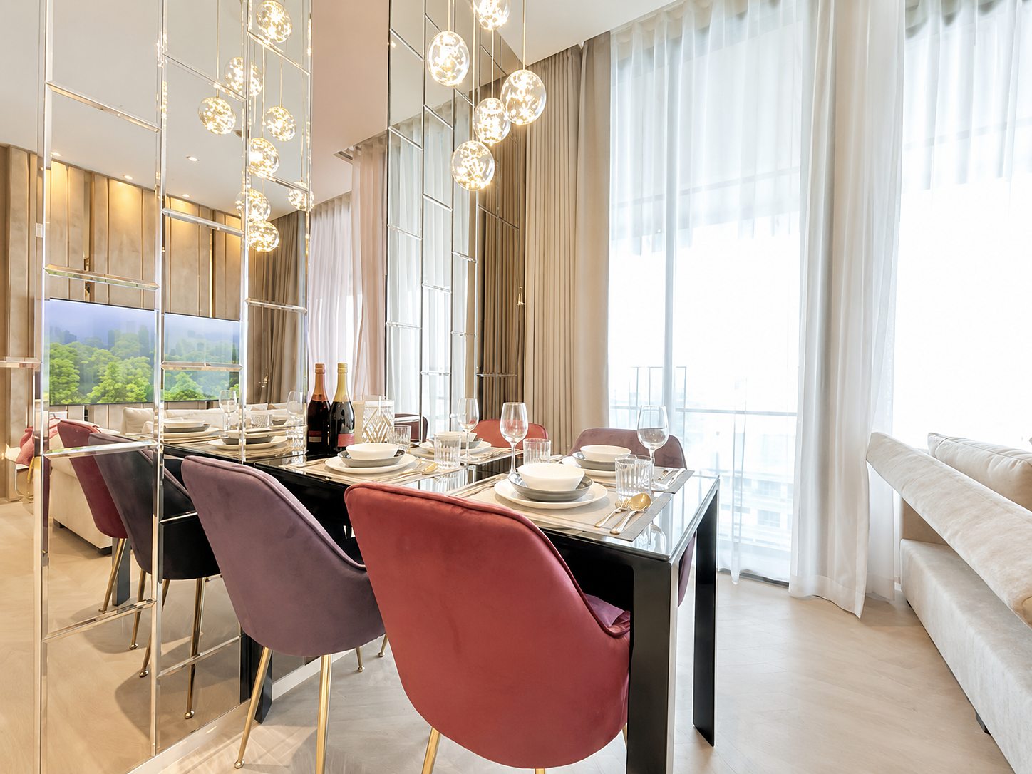 The Esse Asoke: Dining area