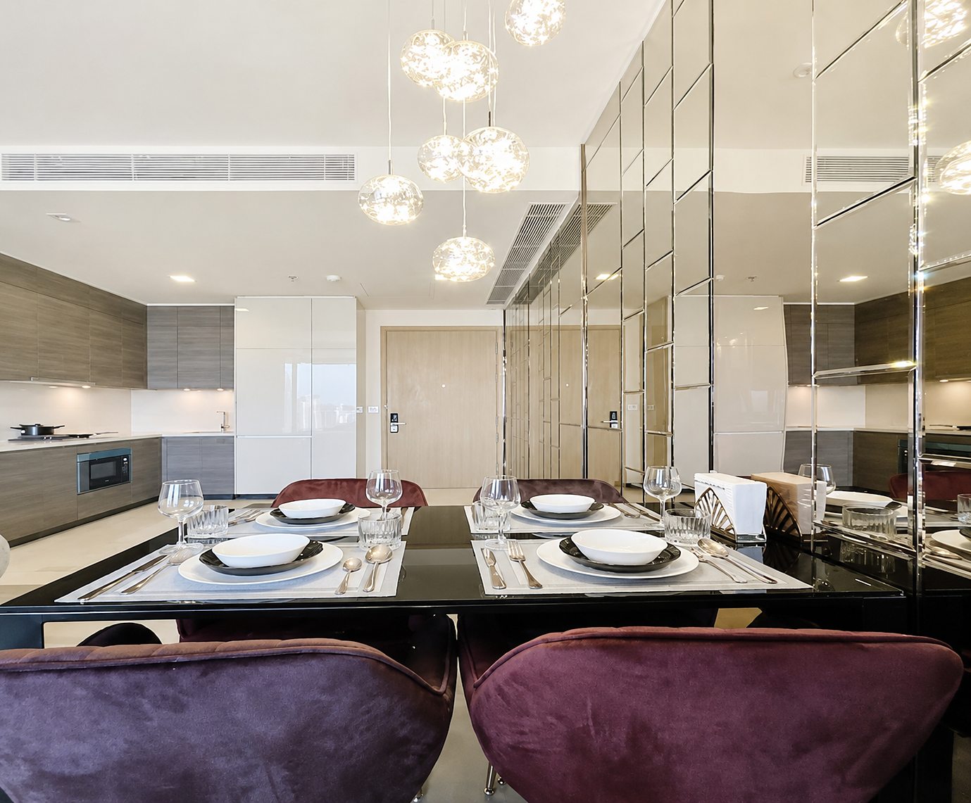 The Esse Asoke: Dining table and kitchen