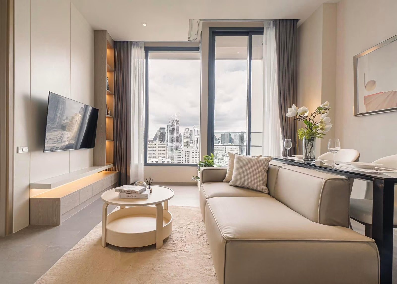 The Esse Asoke: Living room