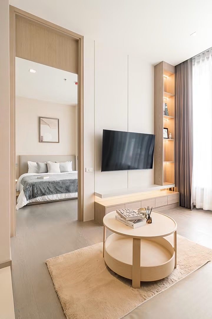 The Esse Asoke: Living room and bedroom