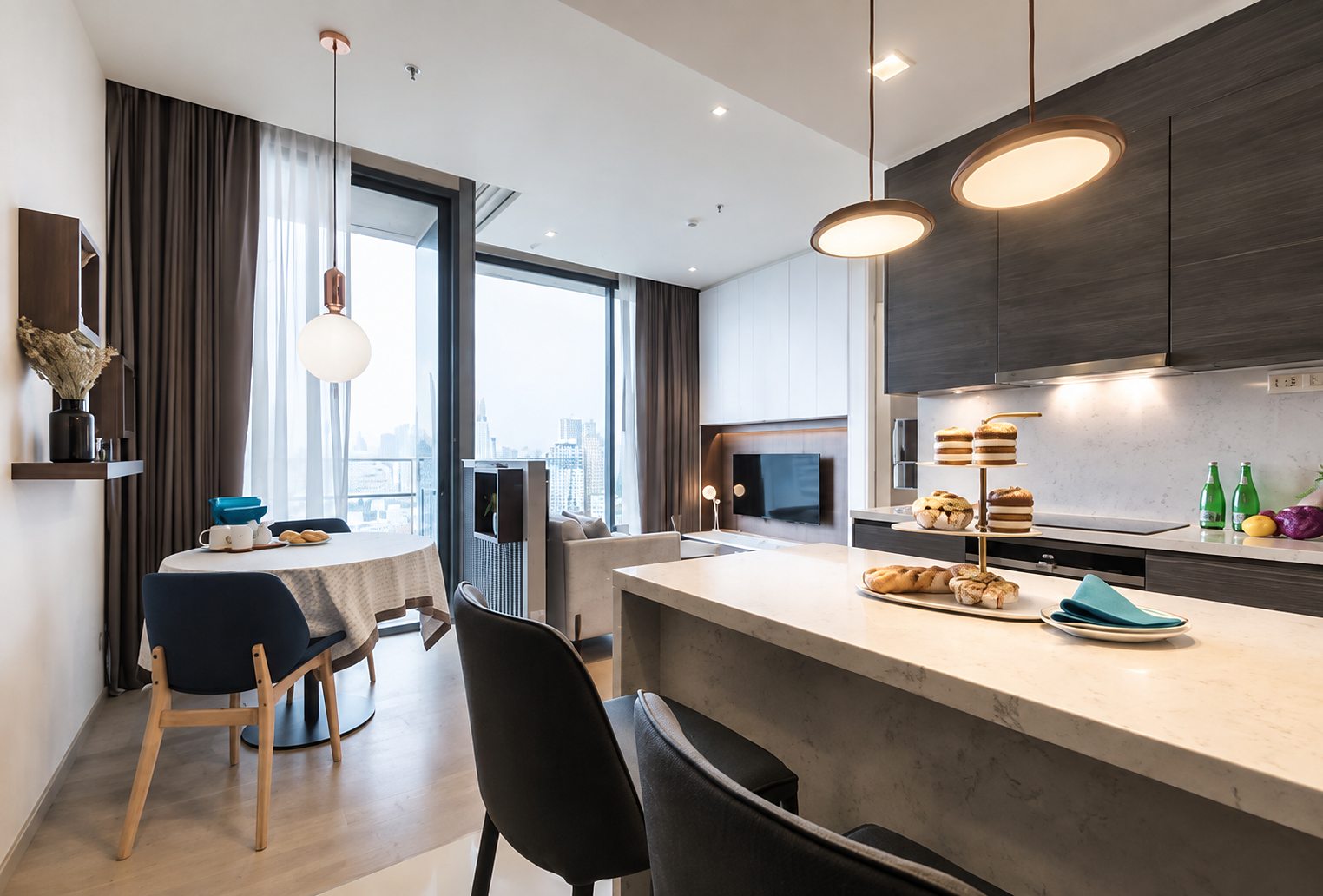 The Esse Asoke: Kitchen and dining