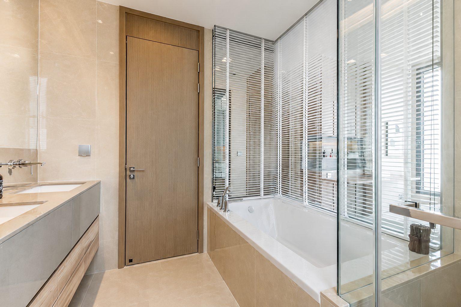 The Esse Asoke: Bathroom