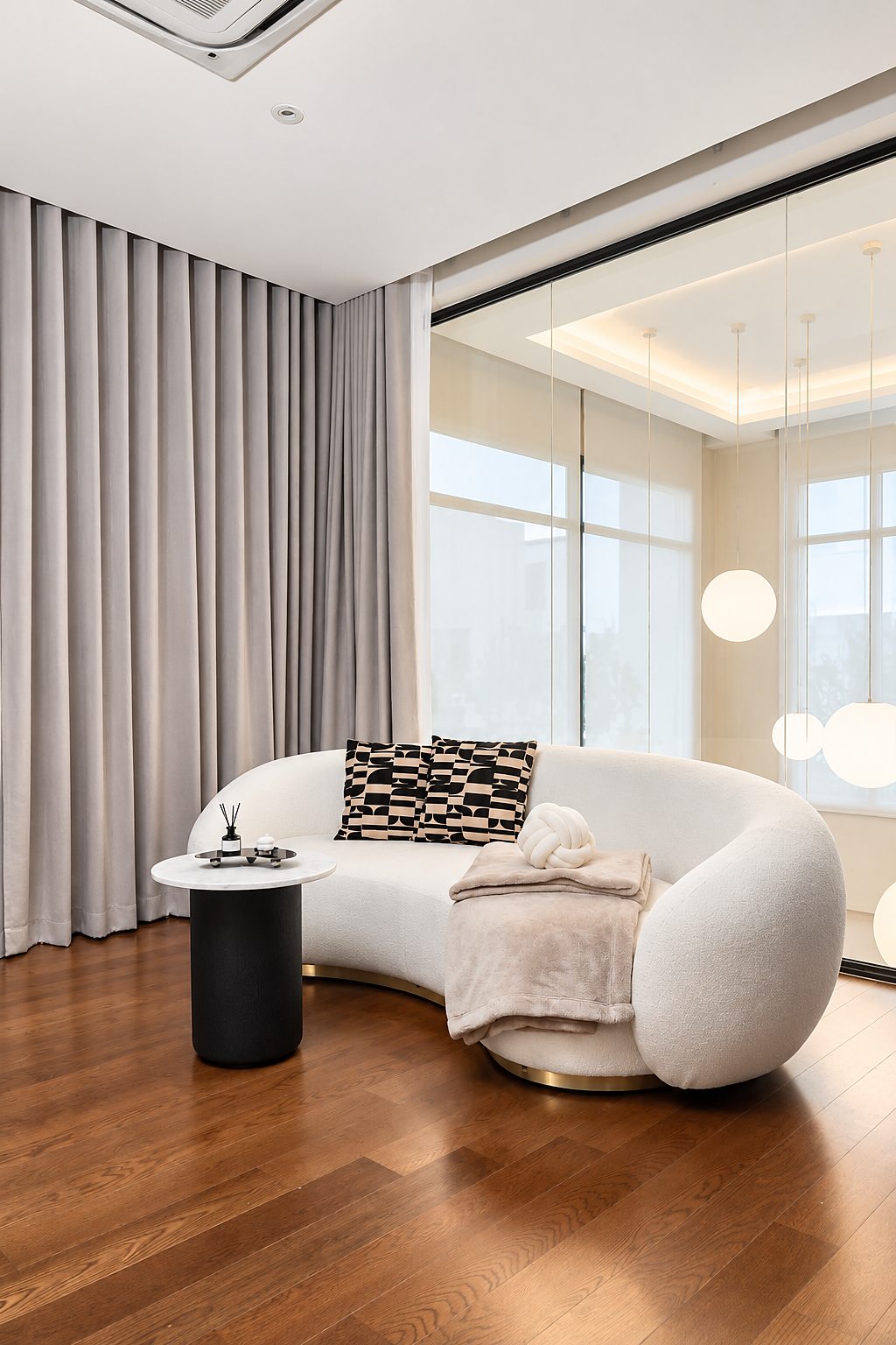 The Gentry Sukhumvit 101: Sitting area