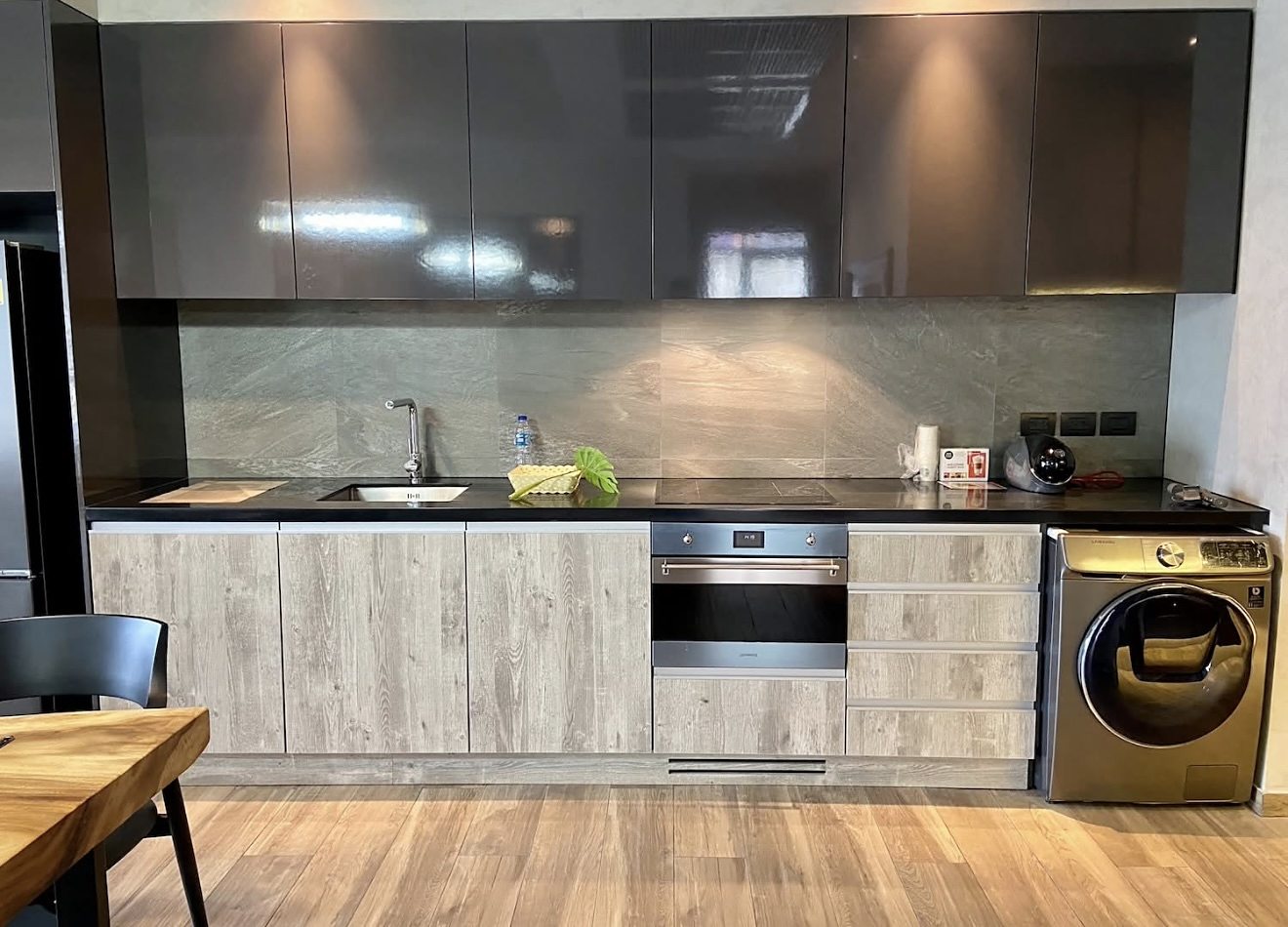 The Lofts Asoke: Kitchen