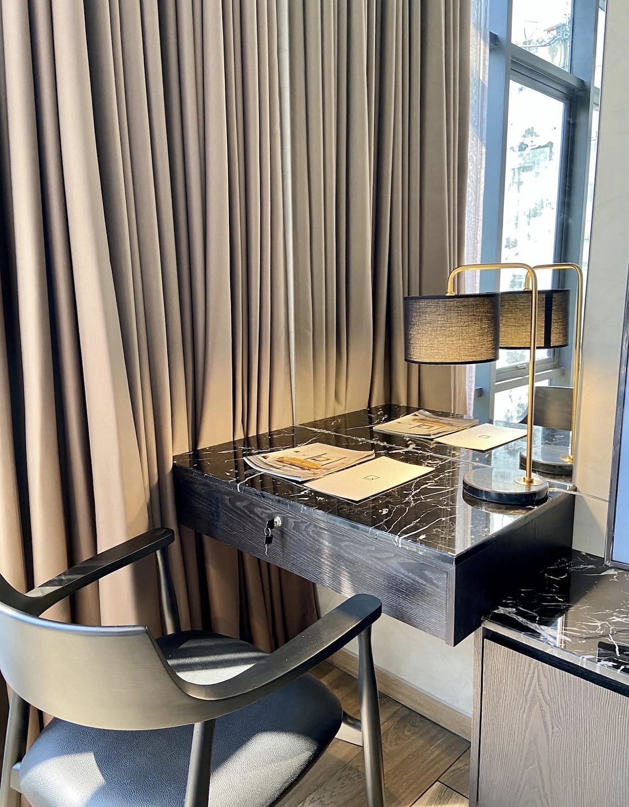 The Lofts Asoke: Study desk