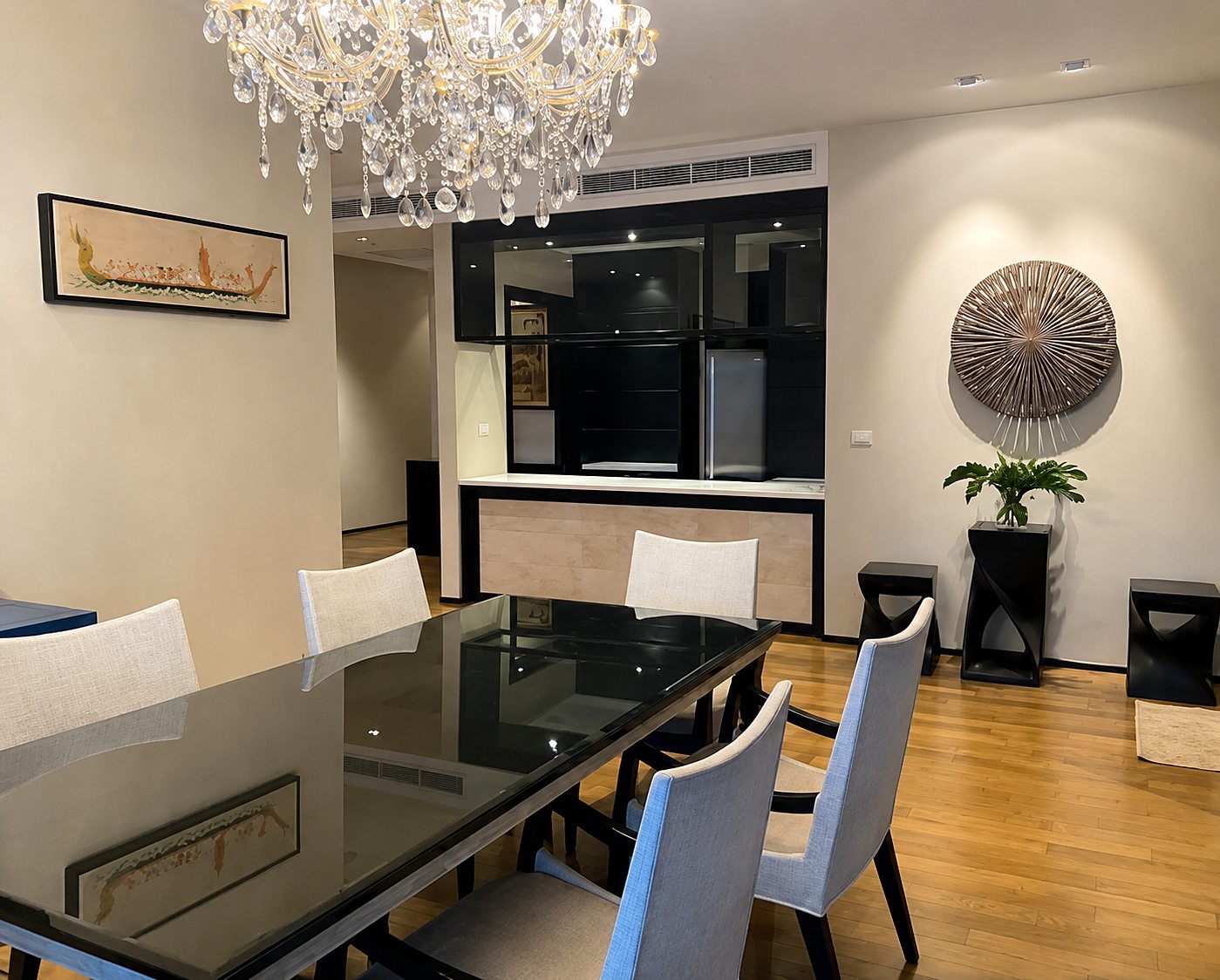 The Madison: Dining area