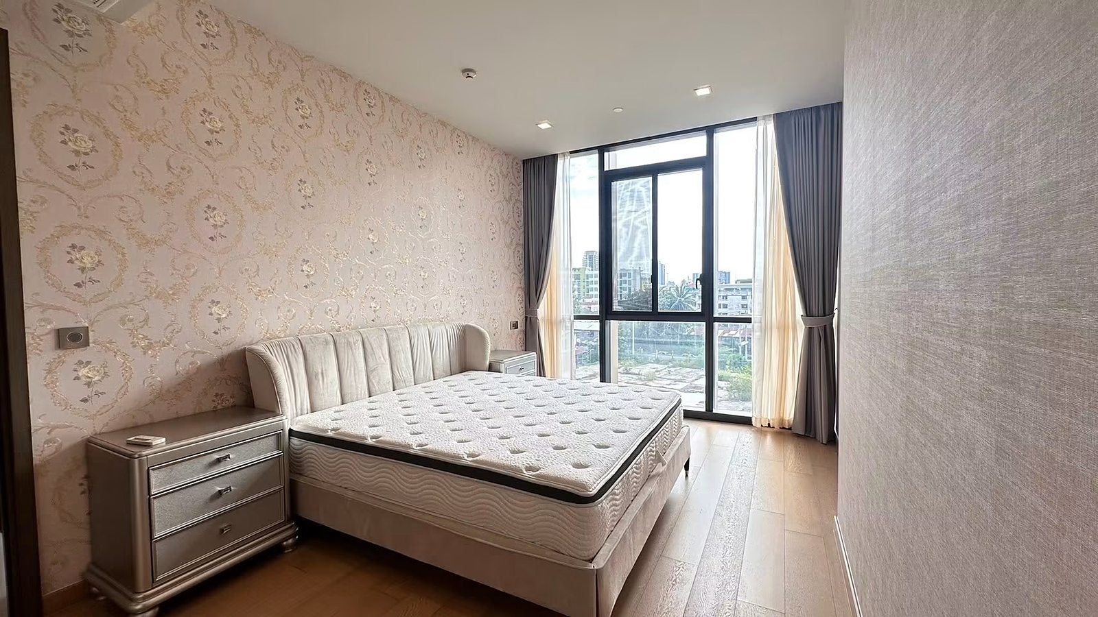 The Monument Thonglor: Second bedroom