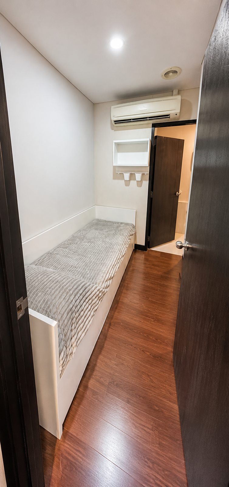 The Park Chidlom: Maid room