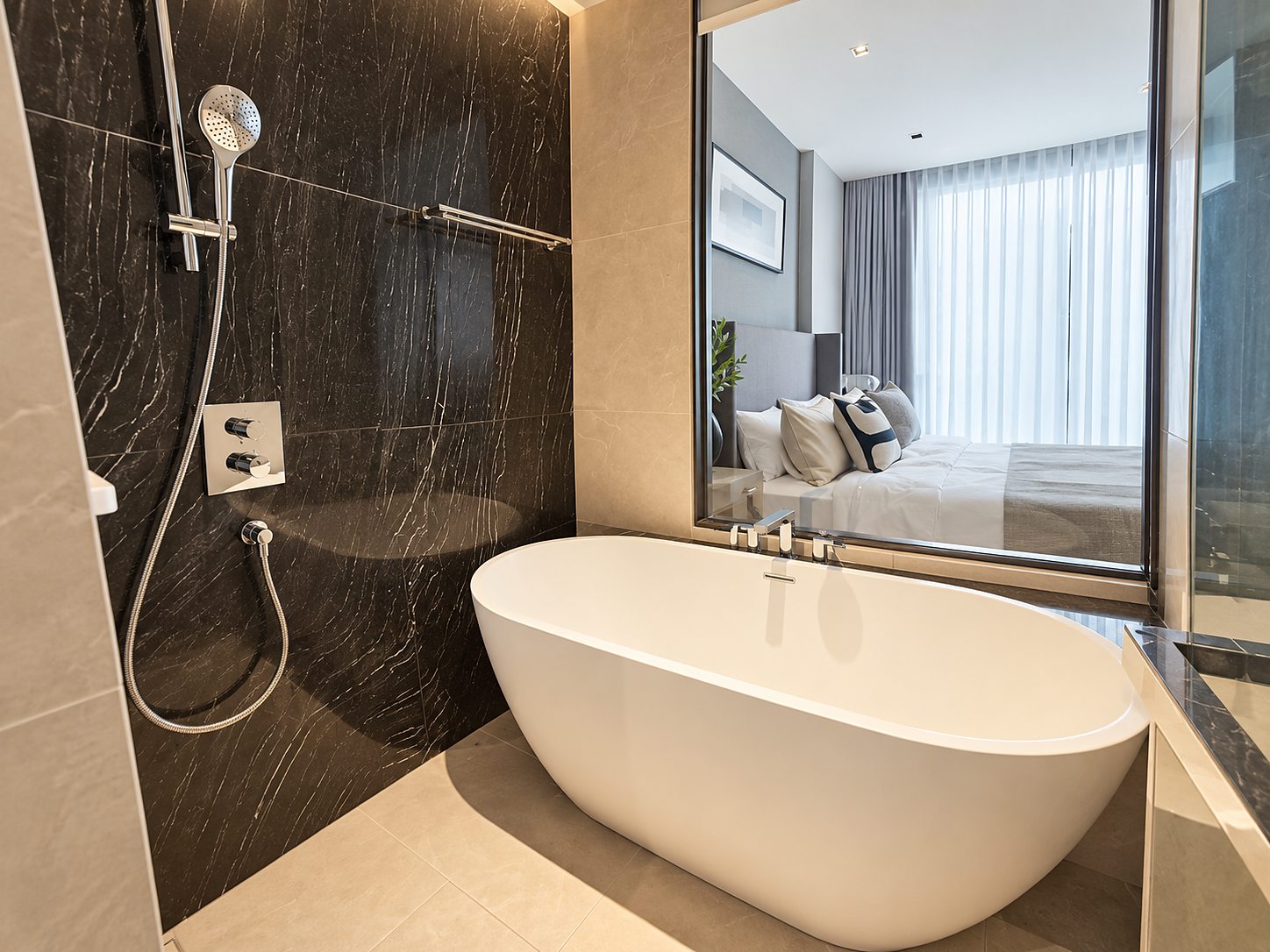The Reserve 61 Hideaway: Bathroom with bathtub