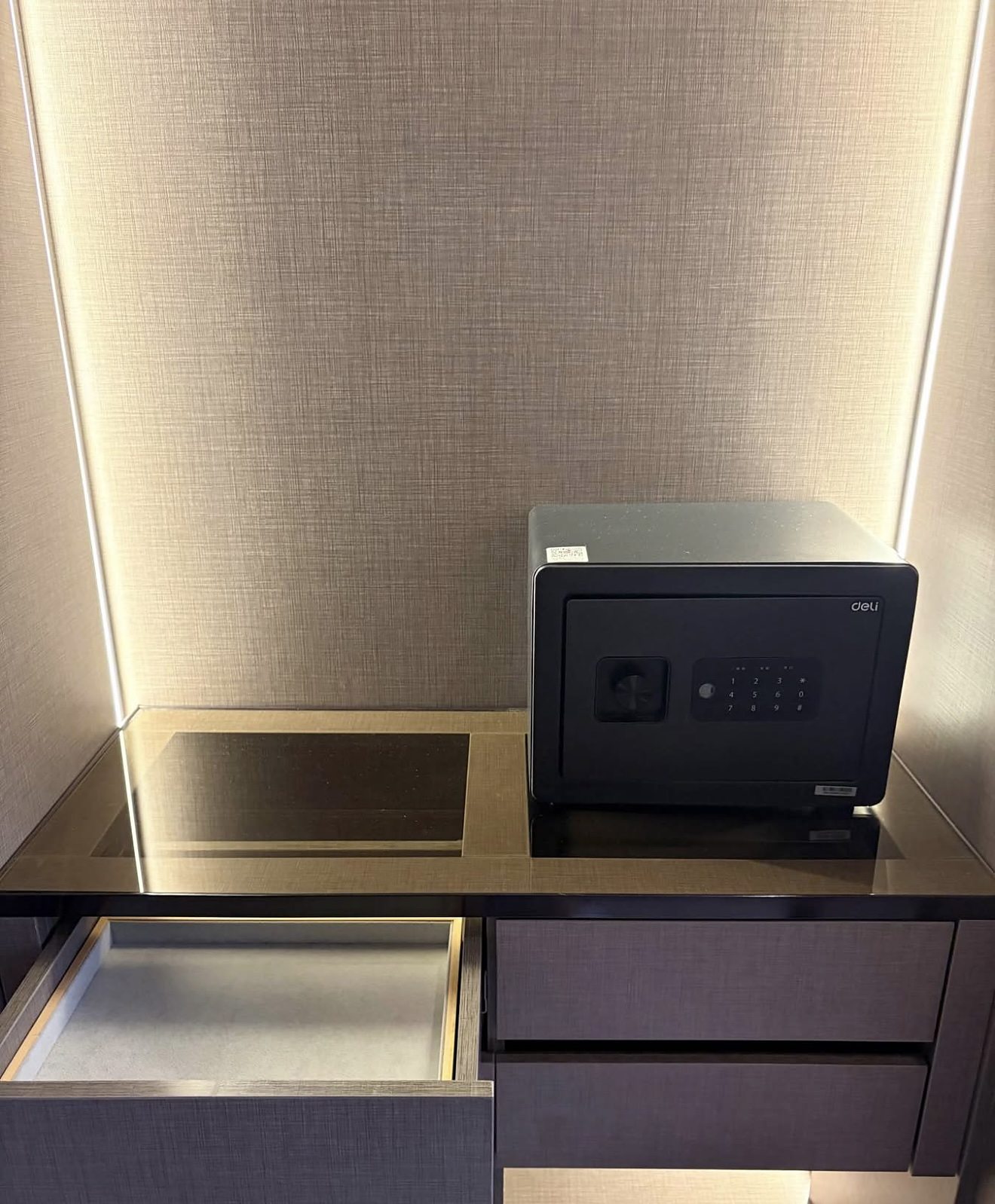The Reserve 61 Hideaway: Drawer with safe