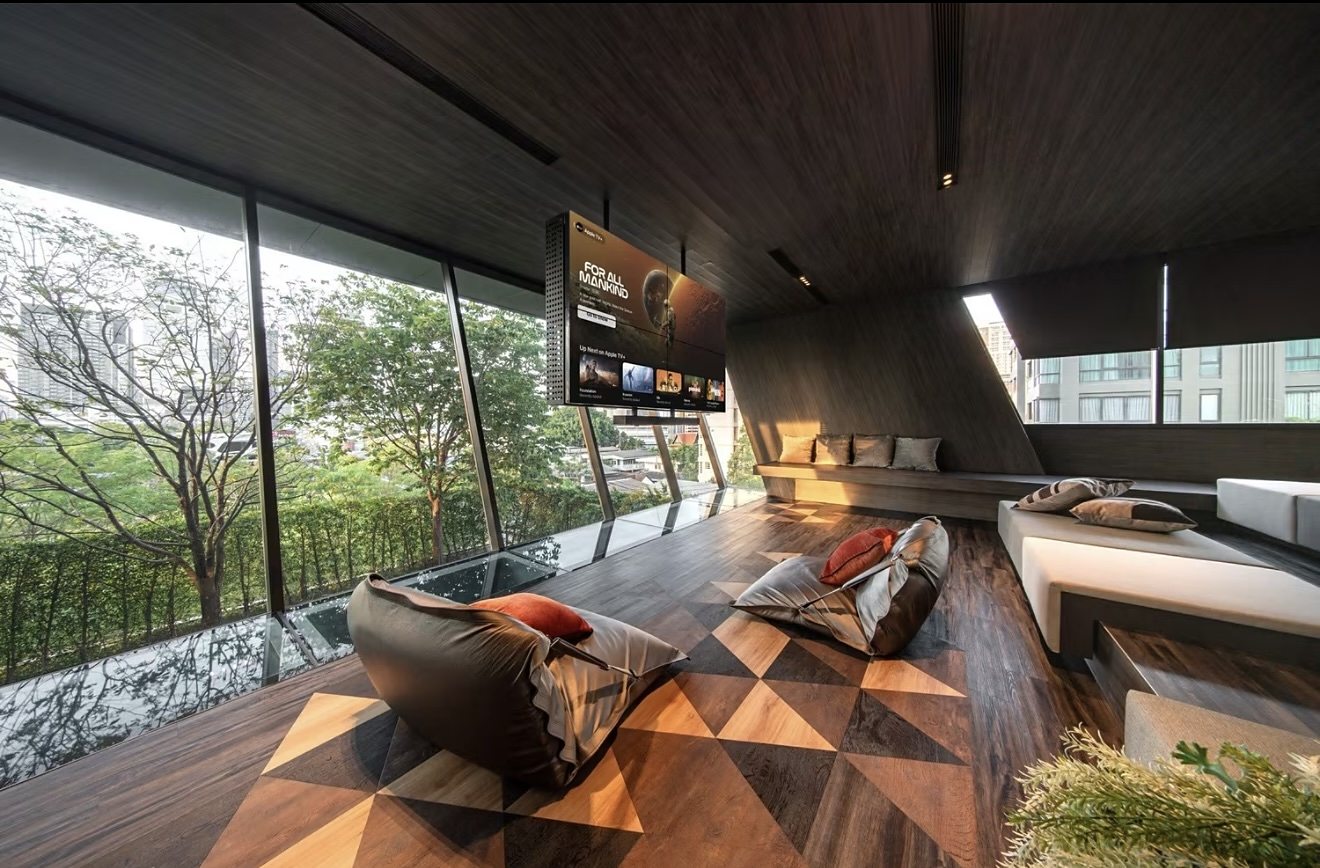 The Room Sukhumvit 38: Residents lounge