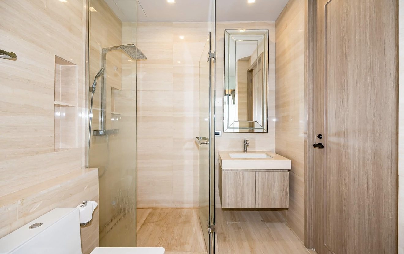 The XXXIX: Bathroom