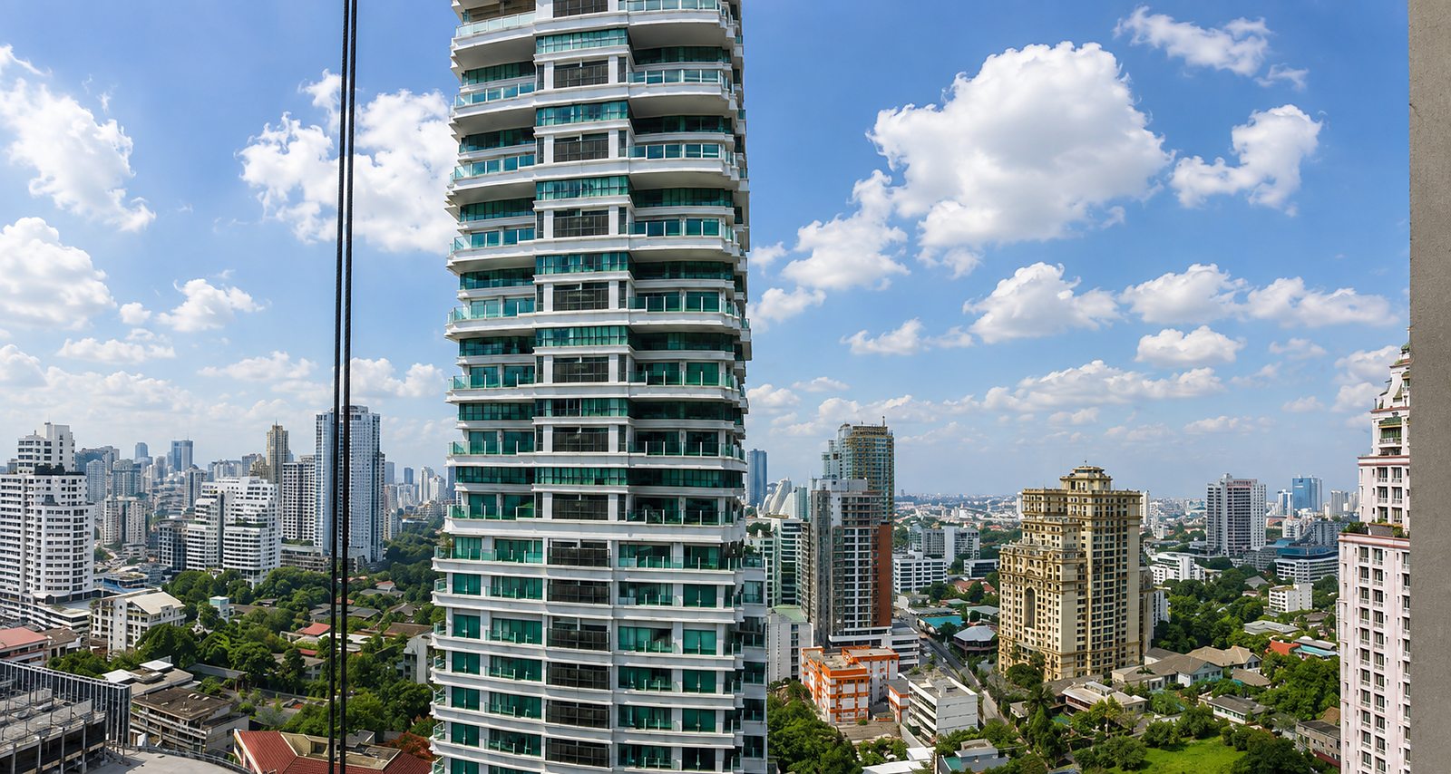 The XXXIX: City view