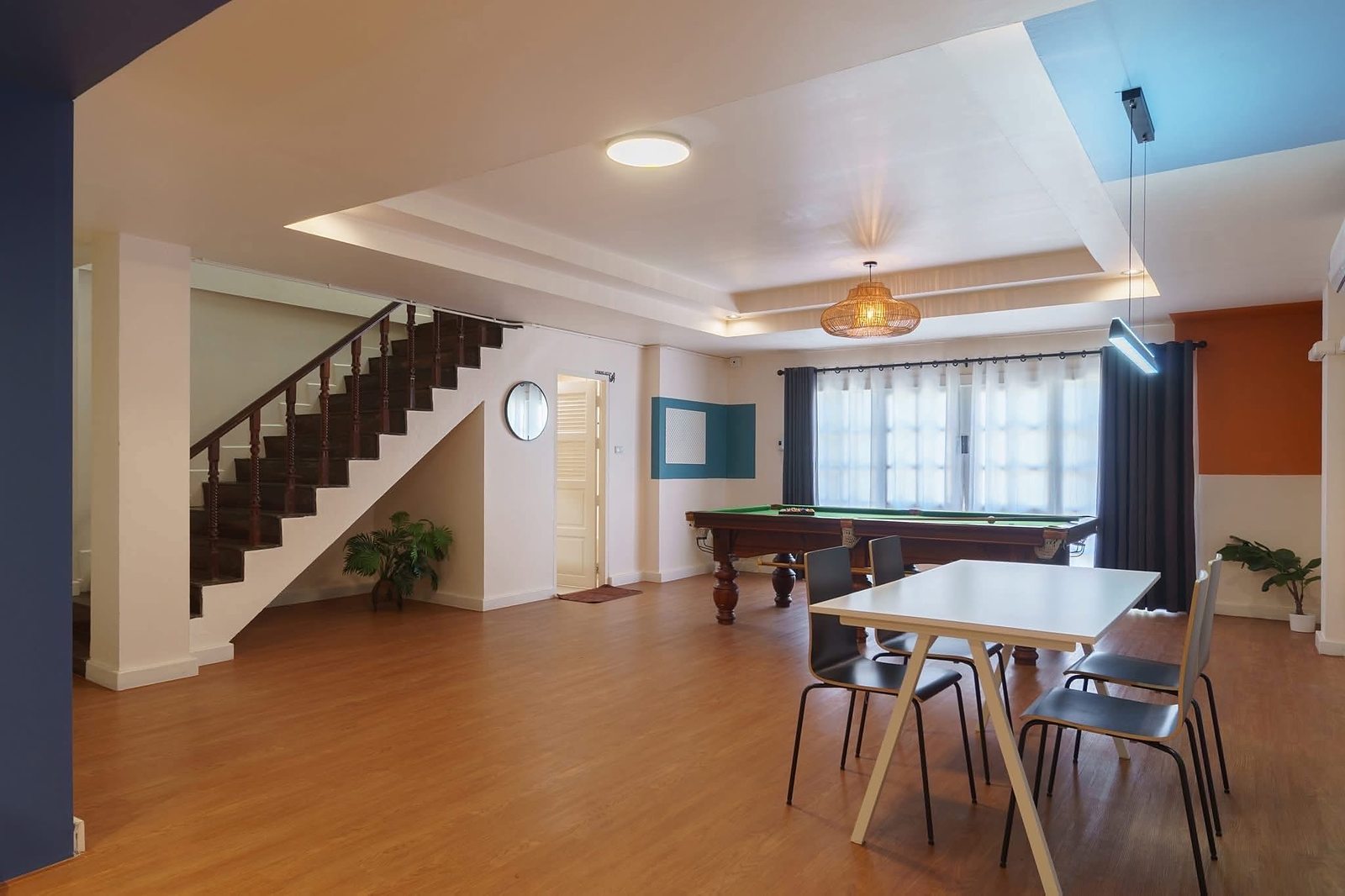 Thonglor Soi 25 – 5-Storey Townhome: Dining and games area