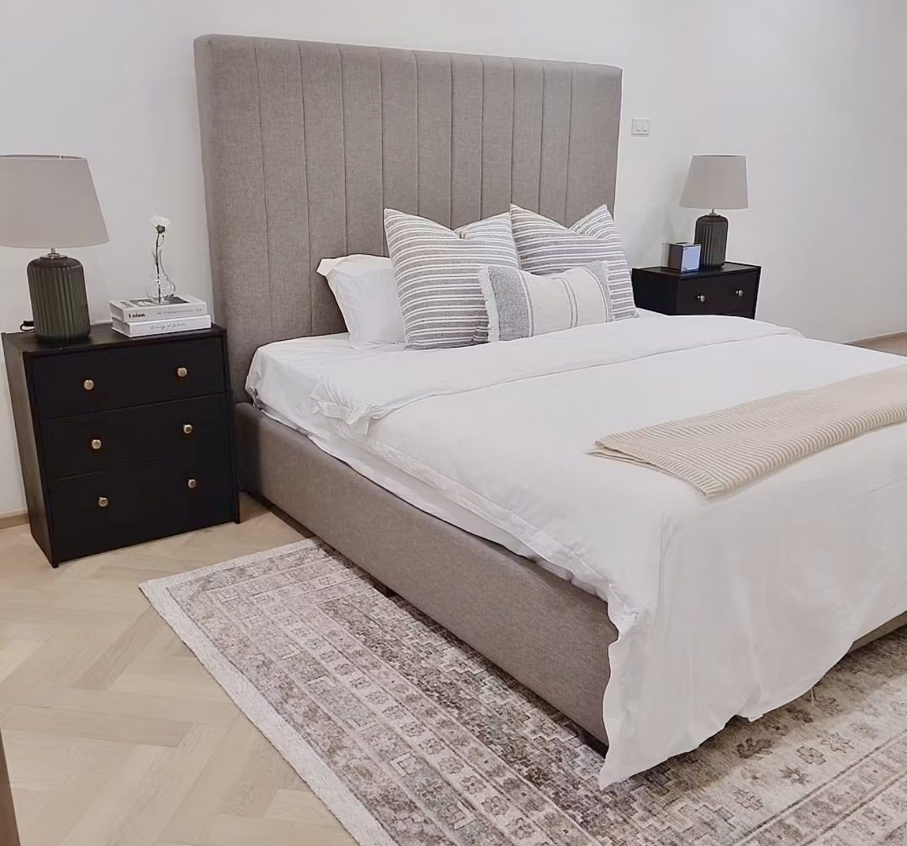 Townhouse — Pridi Banomyong 42 (house no. unknown): Bedroom with king bed