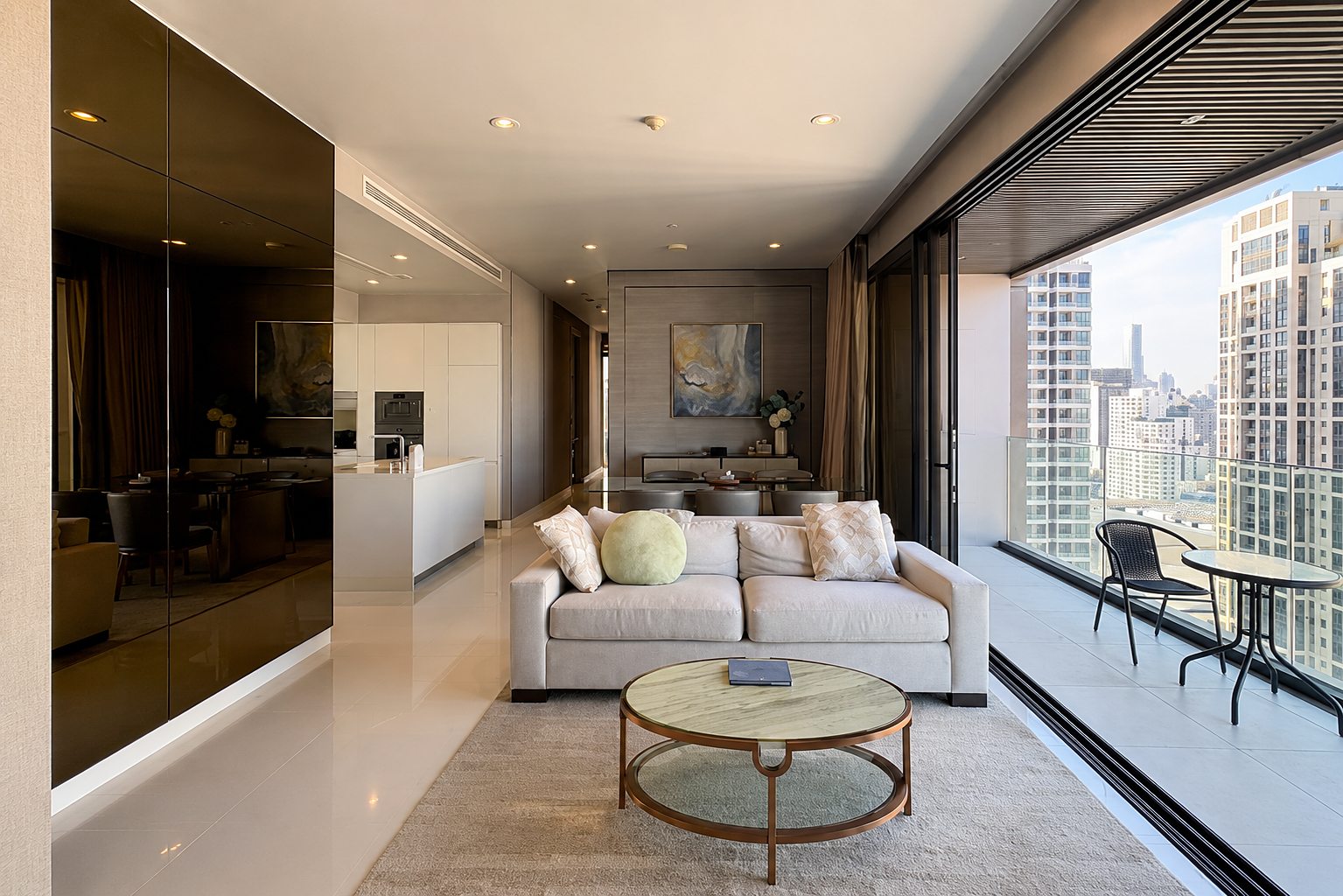 Vittorio 39: Living room