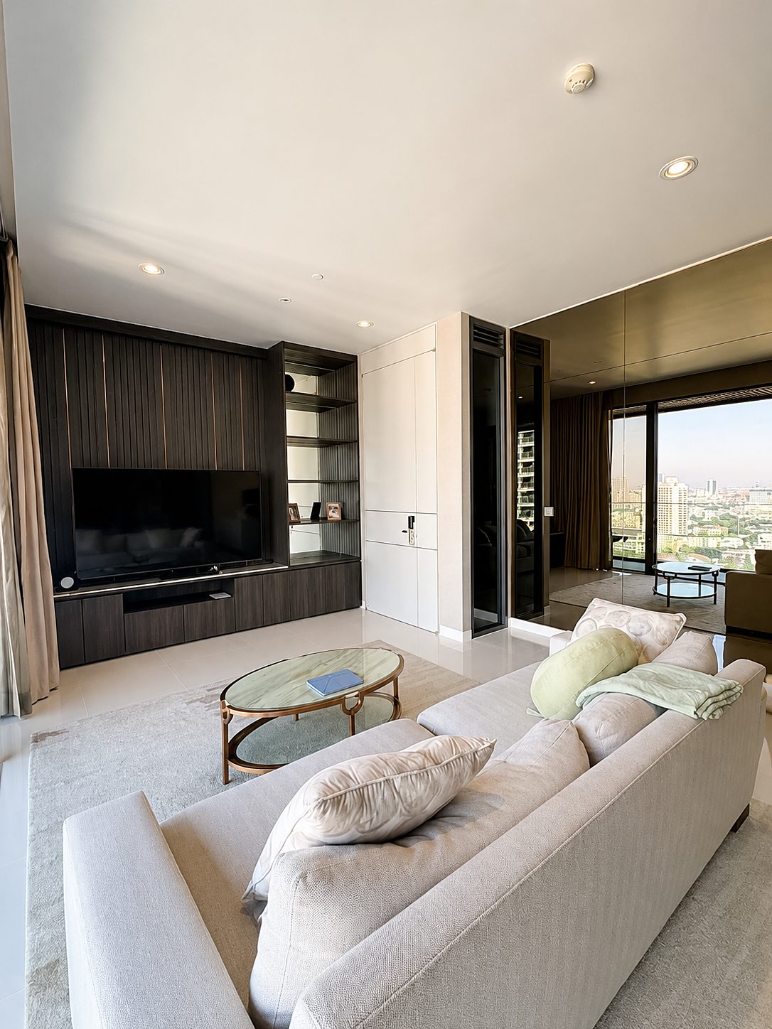 Vittorio 39: Living room